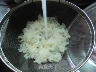 【冰糖银耳胶质羹】的做法步骤:4