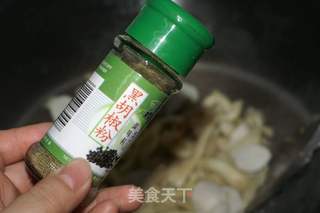 平菇炒鱼丸的做法步骤：5