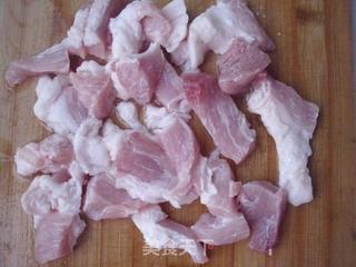 【电磁炉砂锅版】黄豆猪肉煲的做法步骤：2
