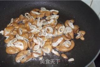 美味家常 酸菜炒肥肠的做法步骤：3