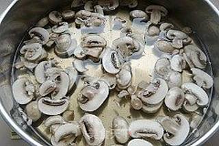 香干炒蘑菇的做法步骤：4