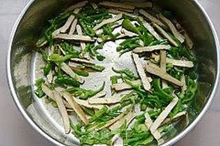 香干炒蘑菇的做法步骤：5