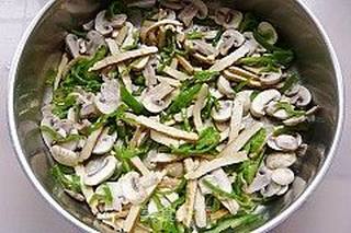 香干炒蘑菇的做法步骤：7