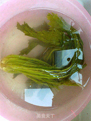 【家常小炒】经典下饭菜—雪菜烧肉的做法步骤：2