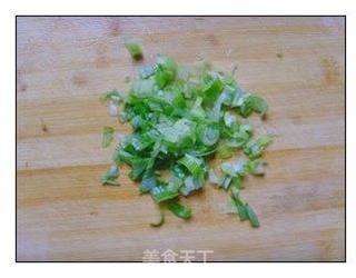 煎饼馃子 。的做法步骤:4