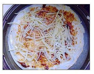 煎饼馃子 。的做法步骤:11