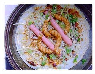 煎饼馃子 。的做法步骤:13
