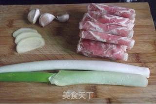 美味家常 京葱炒羊肉的做法步骤：1