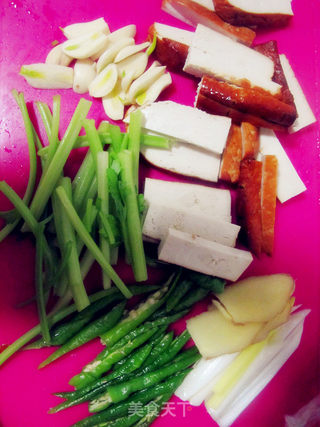 西芹豆干回锅肉的做法步骤:2