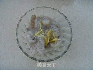 白灼芥蓝虾仁的做法步骤:2