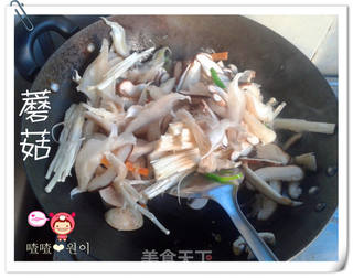 营养丰富的李府花样炒菇~的做法步骤:11
