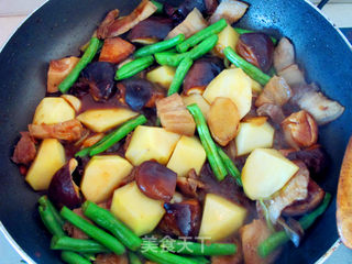 土豆豆角烧香菇的做法步骤:5