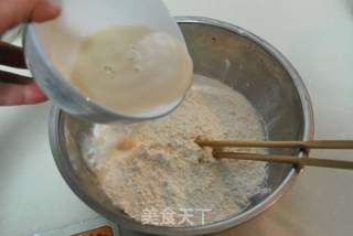 用面粉做出的广东新春意头菜  ——【发财就手卷】的做法步骤：1