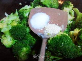 蒜香西兰花的做法步骤:6