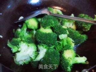 蒜香西兰花的做法步骤：5