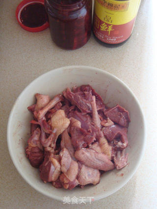 【冬季养生菜】栗子鸽肉煲的做法步骤:3