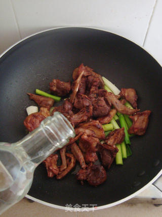 【冬季养生菜】栗子鸽肉煲的做法步骤:6