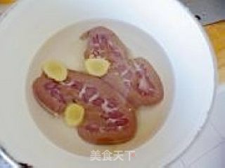 适合孩子的----烧腰花的做法步骤:2