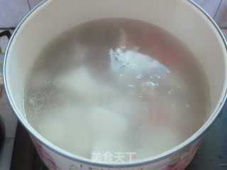 山药枸杞排骨汤的做法步骤:7