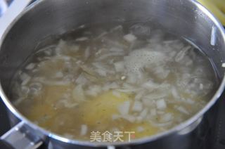 土豆菠菜小虾糕的做法步骤：1