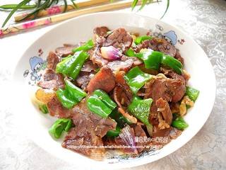 青椒回锅牛肉的做法步骤:8