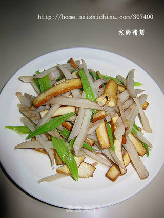 【冬季养生】健脾,降血脂—素炒三丝的做法步骤:8