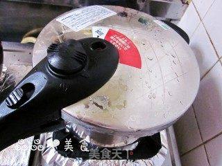甜蜜蜜的养颜佳品——红枣雪耳薏仁羹的做法步骤:5