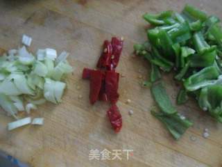 木耳炒鸡蛋的做法步骤:3