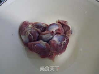 油爆鸡胗的做法步骤：1