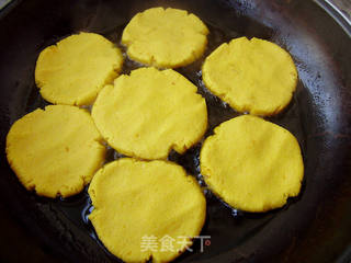 冬季养生小吃----南瓜饼的做法步骤:8