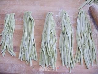 翡翠手擀面的做法步骤:7