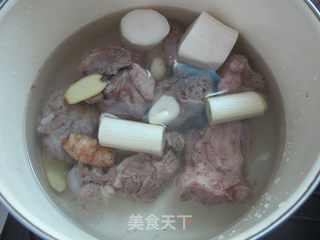 家庭版大骨高汤的做法步骤：4