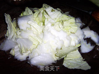 香菇醋溜白菜的做法步骤：1