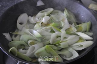 冬食 - 土豆大葱三文鱼馅饼的做法步骤：3