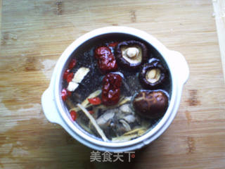 黄芪枸杞乌鸡汤的做法步骤：6
