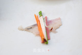 【鲜蔬鱼卷蒸滑蛋】——让蒸蛋鲜美更上一层楼的做法步骤：5