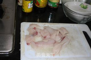鱼丸的做法步骤：1