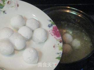 银耳酒酿汤圆的做法步骤：3