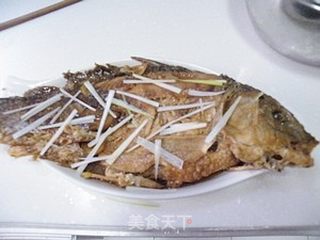 红烧鲤鱼的做法步骤:15