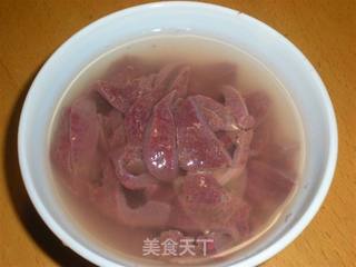菠菜猪肝面的做法步骤:2