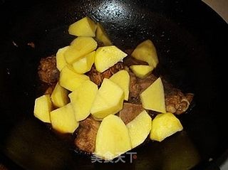 猪骨土豆的做法步骤：6