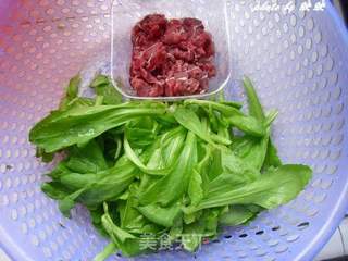 养生粥——茼蒿牛肉粥的做法步骤:3
