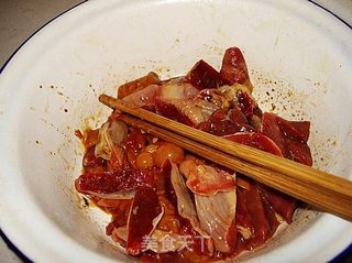 芹菜炒鸡杂的做法步骤:3