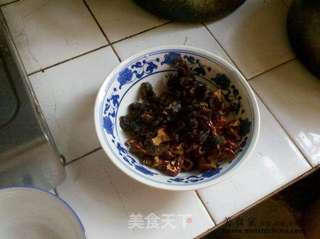 做给婆婆的----------------桂圆红枣红糖茶的做法步骤:2