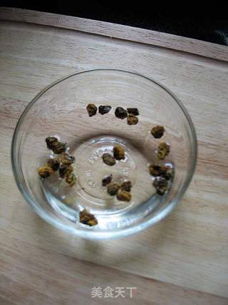 红枣菊花炒麦茶的做法步骤:4