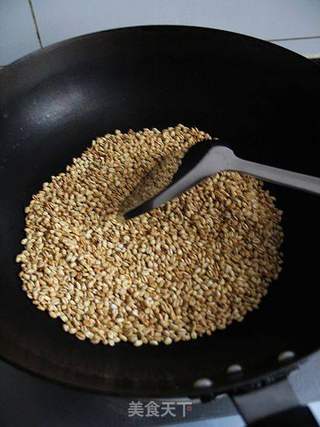 红枣菊花炒麦茶的做法步骤:5