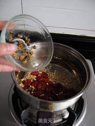 红枣菊花炒麦茶的做法步骤:8