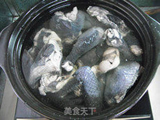 滋阴补血—八宝乌鸡的做法步骤:6