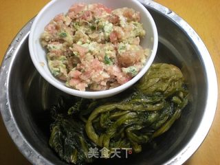 雪菜炒肉的做法步骤：1