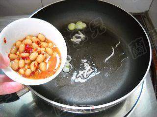 腊八豆烩金钱蛋的做法步骤:8
